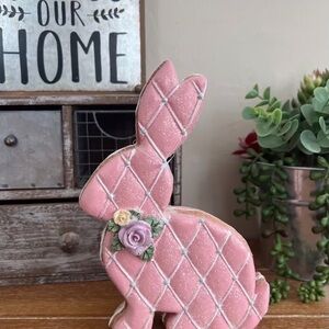 New Pink Farmhouse Bunny Faux Gingerbread Cookie Figurine With Flower Decor